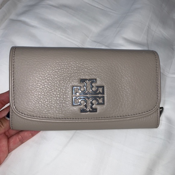 Tory Burch Handbags - Tory Burch Wallet